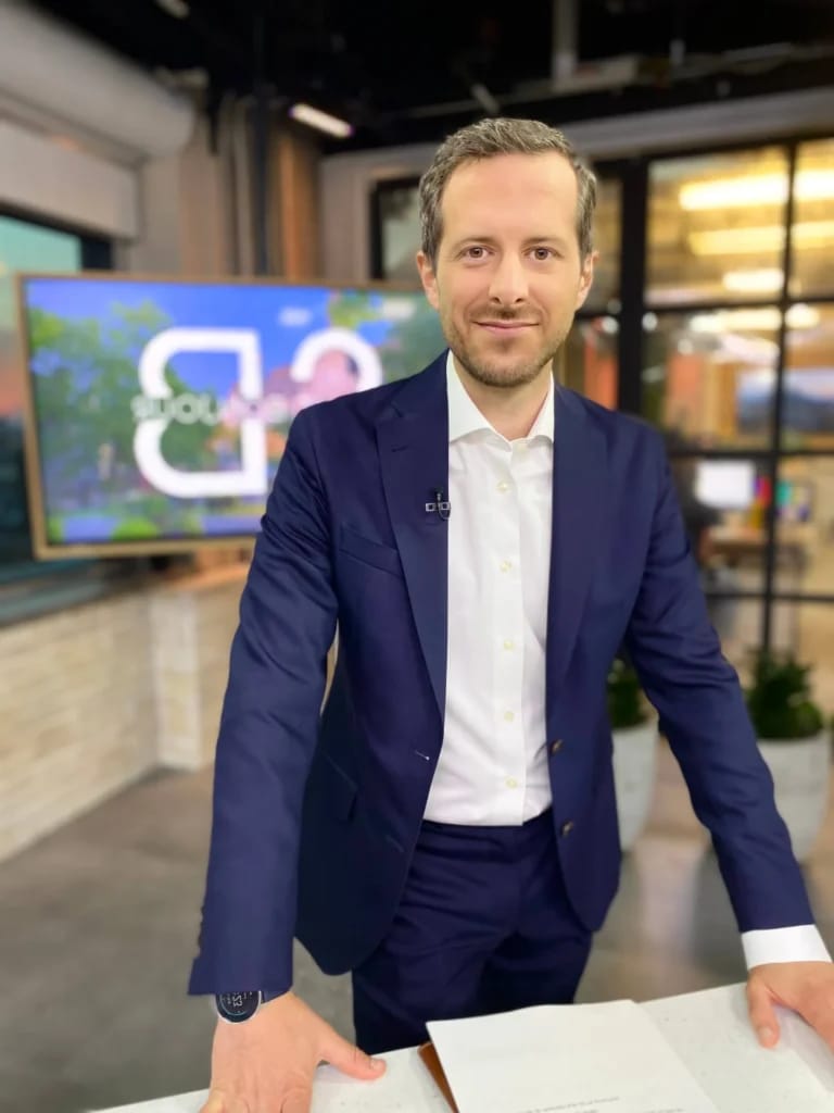 Philippe Vincent Foisy on Salut Bonjour - Illustration photo for the Philippe Vincent Foisy Fortune article