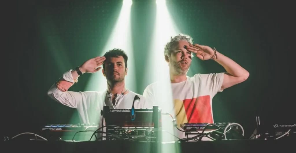 Polo & Pan on stage - Illustration photo of Fortune Polo & Pan article