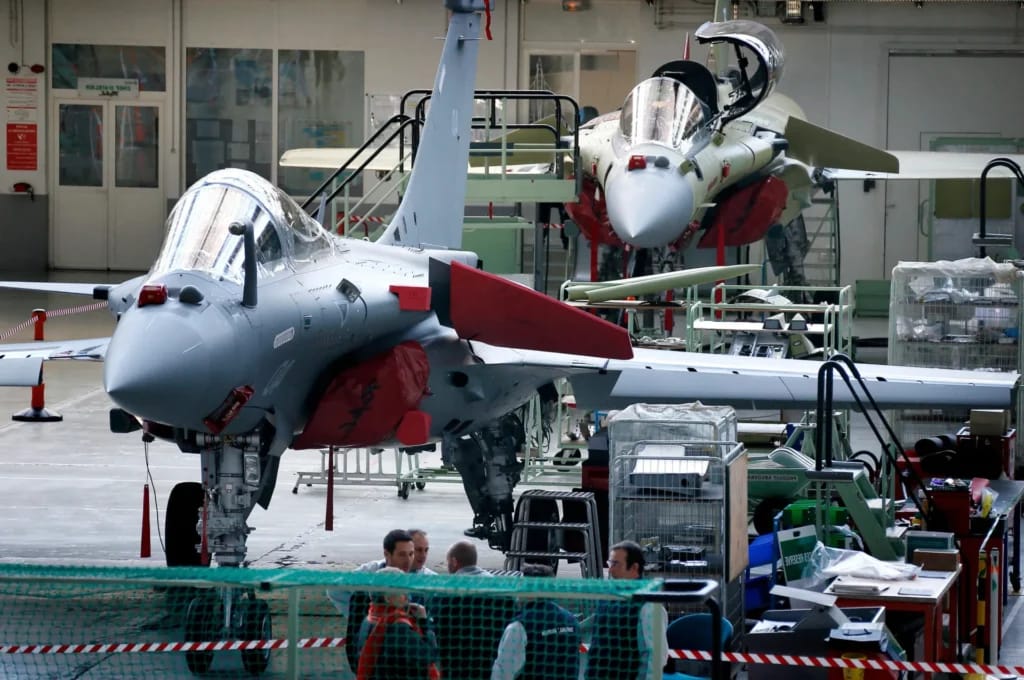 Dasault Aviation Factory - Illustratives Foto aus dem Artikel über die Familie Dassault