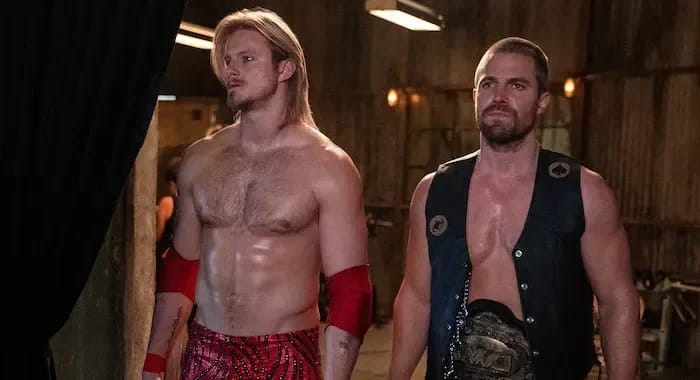 Alexander Ludwig und Stephen Amell in Heels - Illustrationsfoto des Artikels Vermögen Alexander Ludwig