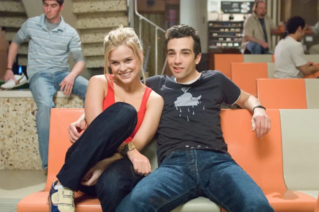 Alice Eve und Jay Baruchel in She's Out of My League - Illustrationsfoto des Artikels Vermögen Jay Baruchel