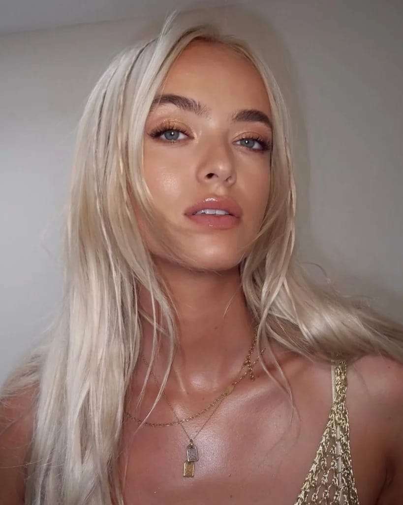 Elys Hutchinson - Illustration photo for the article on the Richest OnlyFans Models in Switzerland