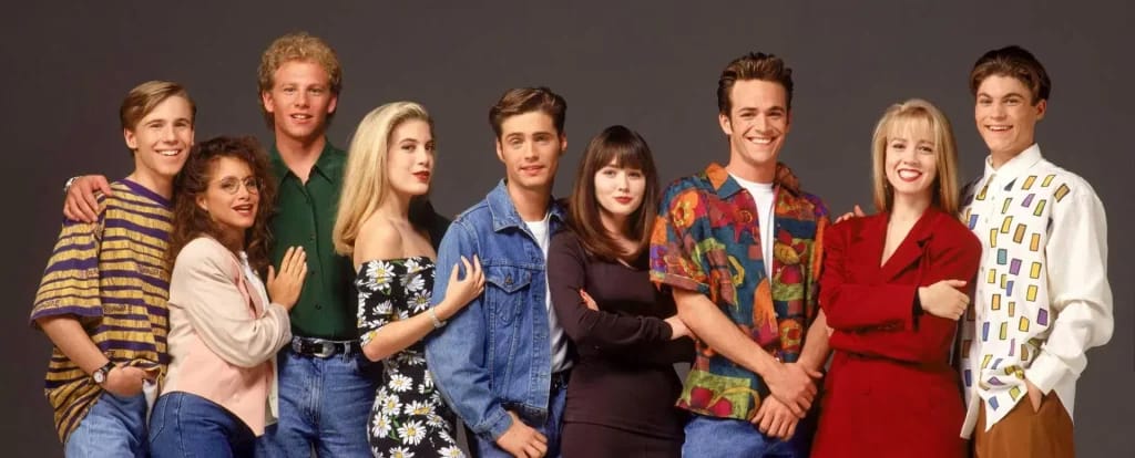 Jason Priestleyk avec ses co-stars dans Beverly Hills, 90210 - Photo d'illustration de l'article Fortune Jason Priestley