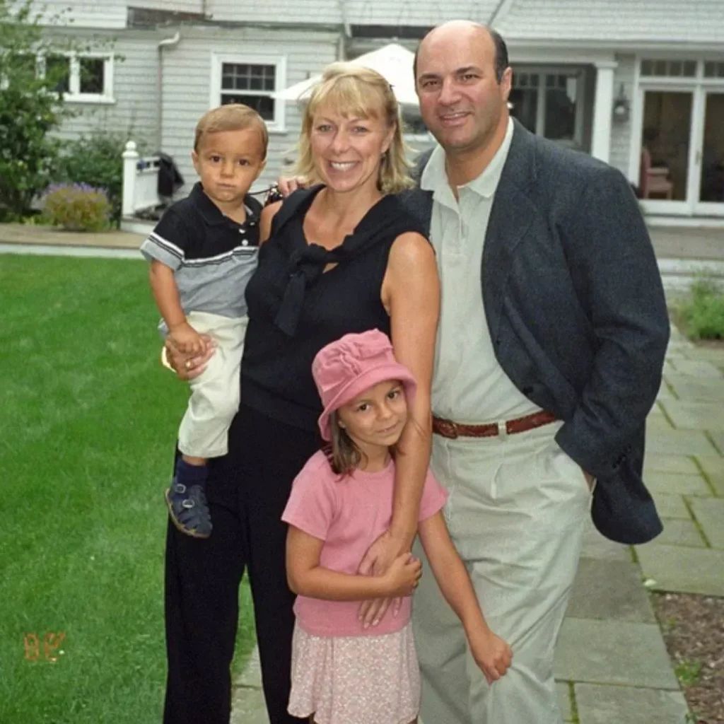 Kevin O'Leary and his family - Illustration photo for the article Kevin O'Leary Net Worth