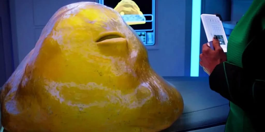 Lieutenant Yaphit The Orville - Illustration photo for the Norm Macdonald Fortune article