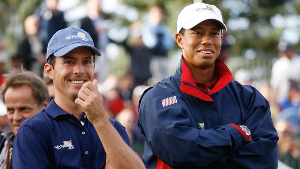 Mike Weir with Tiger Woods - Illustration photo for the Mike Weir Net Worth article