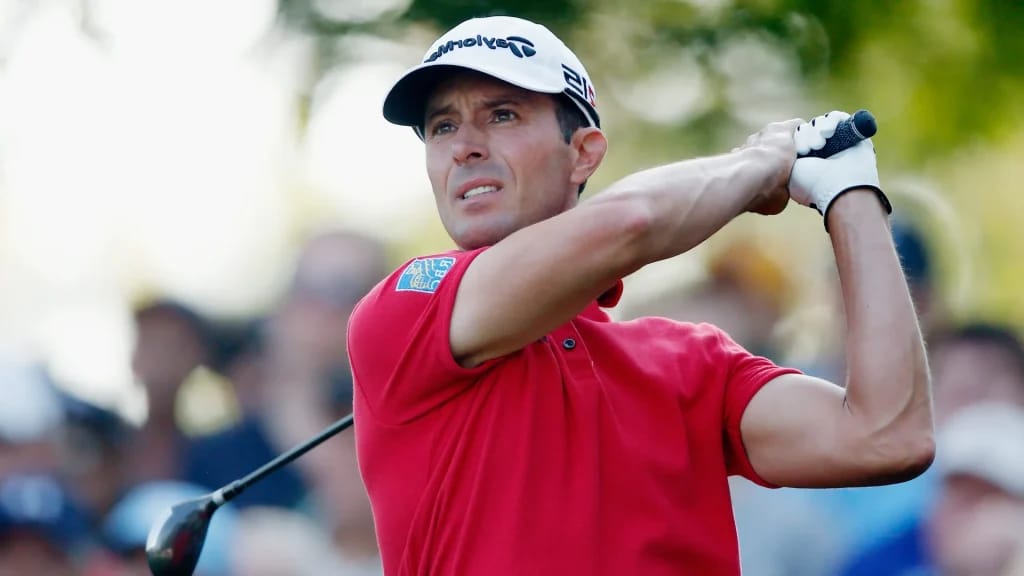 Mike Weir watching the trajectory of his ball - Illustration photo for the Mike Weir Net Worth article