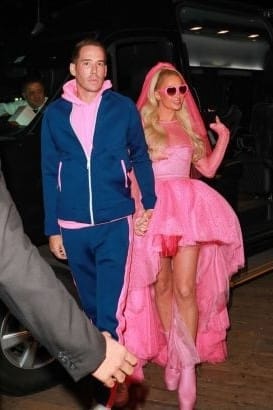 Photo du couple de Paris Hilton