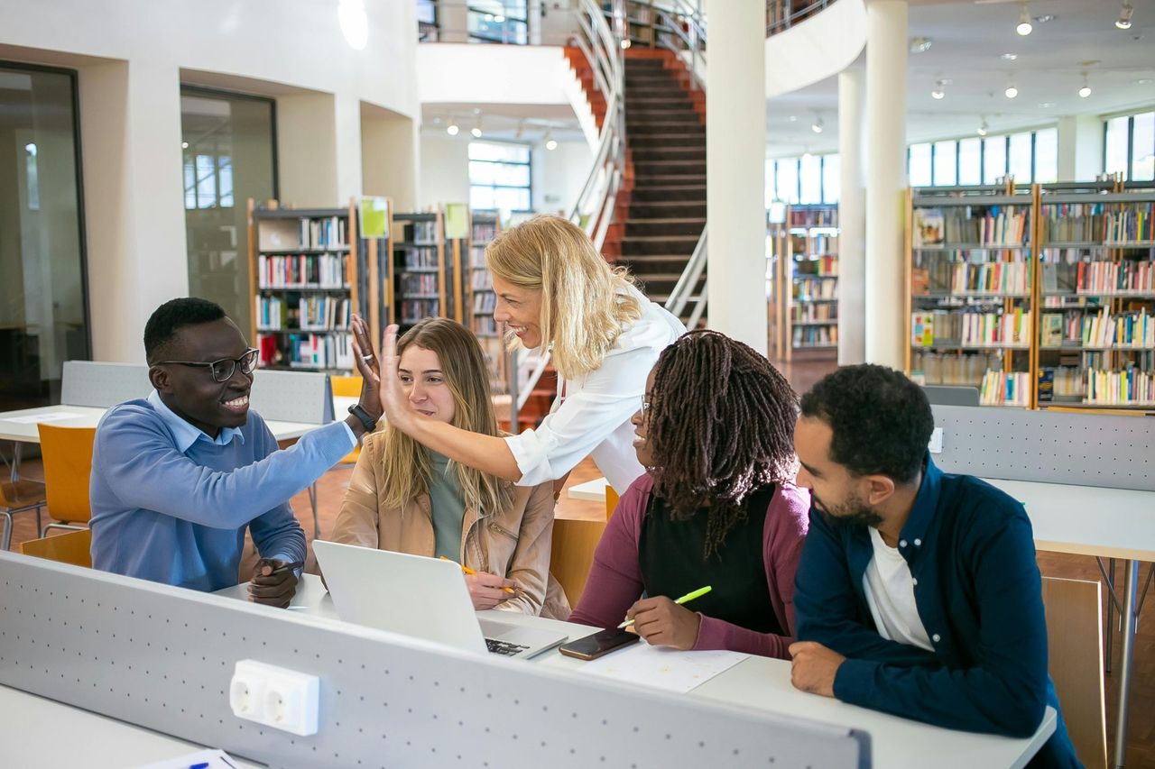 Top 10 der teuersten Wirtschaftshochschulen Frankreichs