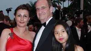 Famille de Pierre Lescure avec sa fille et sa femme