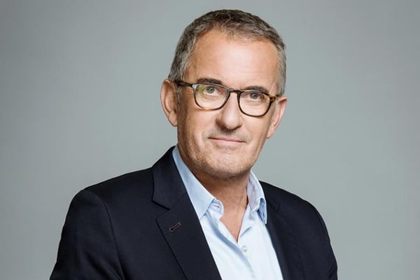 Comment Christophe Dechavanne a Accumulé 19 Millions d’Euros : Un Parcours Inspirant