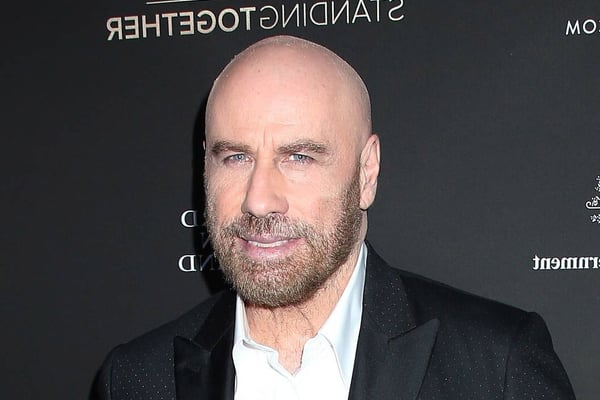 Fortune de John Travolta : Une Carrière Légendaire à 230 Millions d’Euros
