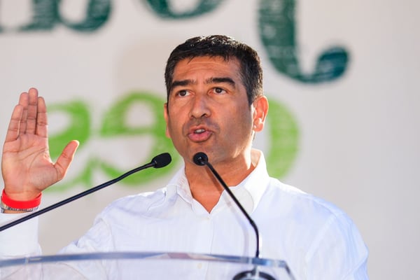 Fortune et Parcours de Karim Zéribi : De la Politique au Consulting avec une Fortune de 4 Millions d’€