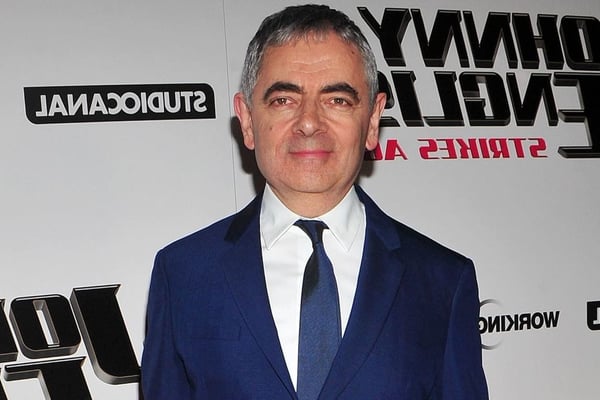 Fortune de Rowan Atkinson : Comment Mr. Bean a Accumulé 243 Millions d’Euros
