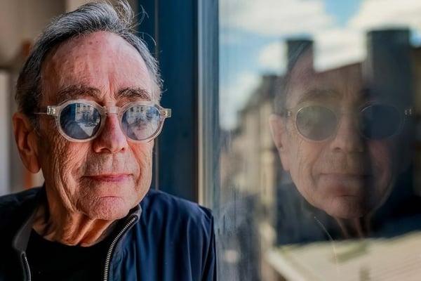 Alain Chamfort : Le Maître de la Chanson Française et de la Création