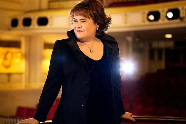 Les Secrets de la Richesse de Susan Boyle : De Britain’s Got Talent à une Fortune de 44 M€