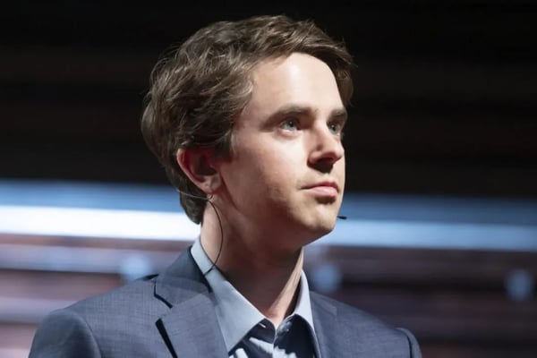 Freddie Highmore, l’Acteur le Mieux Payé du Monde en 2025: Sa Fortune Estimée à 145 millions d’Euros Cette Année
