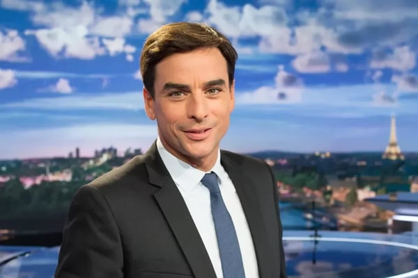 Fortune Julian Bugier: Le Parcours Réussi du Journaliste Emblématique de France 2 en 2025