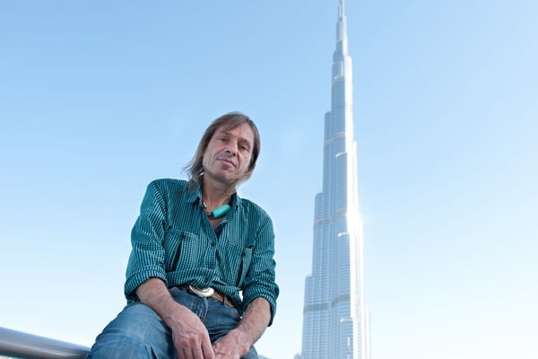 Fortune De Alain Robert En 2025 : Le « Spiderman Français » De L’Escalade Urbaine