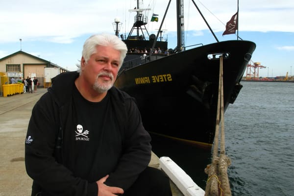 Paul Watson Fortune: De financiële nalatenschap van de milieuactivist