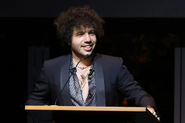 Fortuin van Benny Blanco in 2025: De Sterroproducent die Miljonair Werd