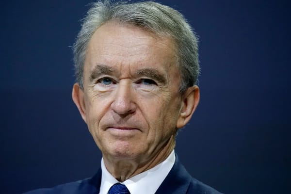 Het Fortuin van Bernard Arnault: De Keizer van de Luxe in 2025
