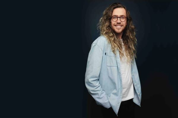 Fortuin Mathieu Dufour: De Financiële Opkomst van de Québecse Humorist in 2025