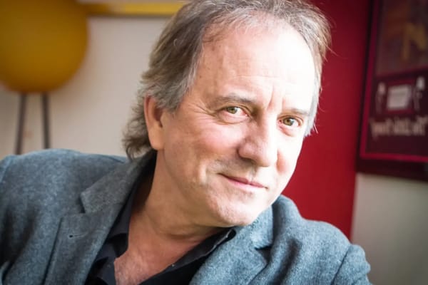 Fortuin Michel Côté: De patrimoniale evolutie van het Quebec Icoon in 2025