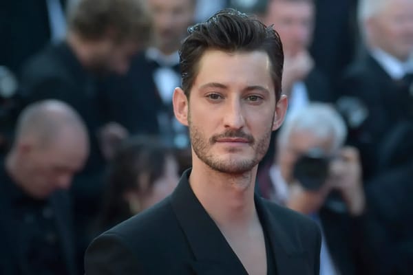 Pierre Niney: Frankrijks best betaalde acteur in 2025 volgens nieuwe filmindustrie-rapporten