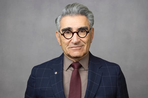 Eugene Levy Vermogen: Het Indrukwekkende Vermogen van de Canadese Acteur en Komiek in 2025