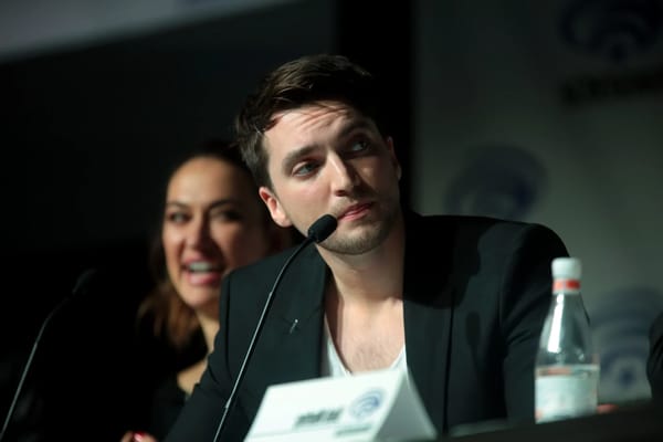 Richard Harmon Fortuin : Het Huidig Fortuin van de Acteur in 2025