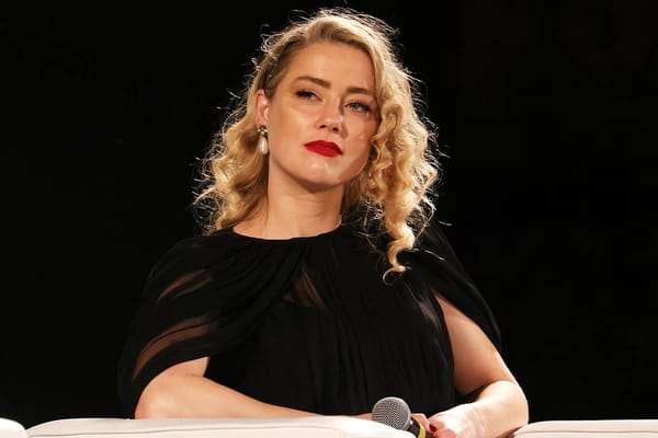 Amber Heard: fortuin, nettowaarde & inkomsten in 2025