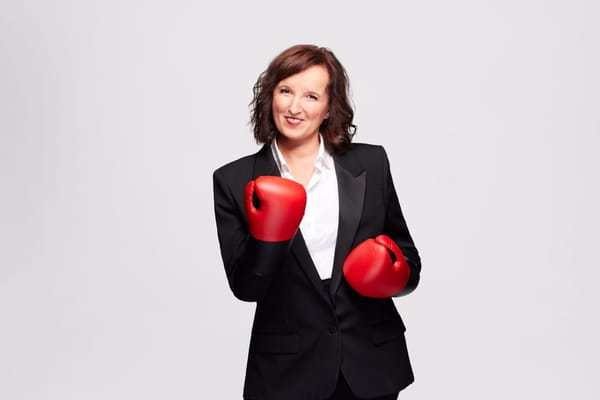 Anne Roumanoff: Van 'La Classe' naar 33 Miljoen Euro, Het Ongelooflijke Parcours van een Koningin van de Humor