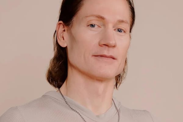 Bryan Johnson: Zijn Supplementenroutine en Strategie om Veroudering te Vertragen in 2026