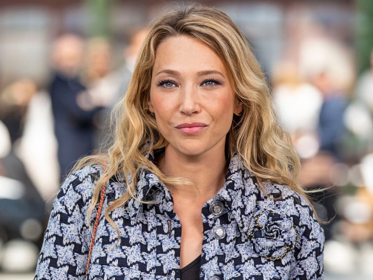 Laura Smet : Vom Familienerbe zu einem persönlichen Vermögen von 11 Millionen Euro