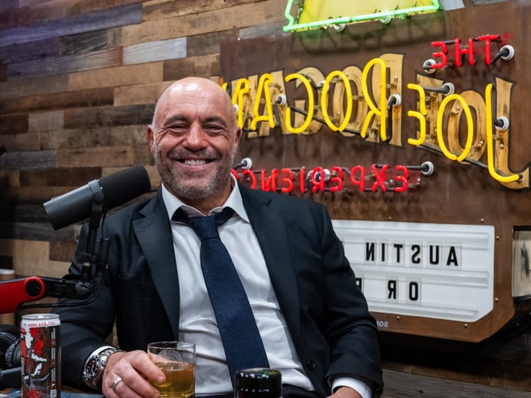 Joe Rogan's Daily Routine: Secrets of his Discipline and Fitness