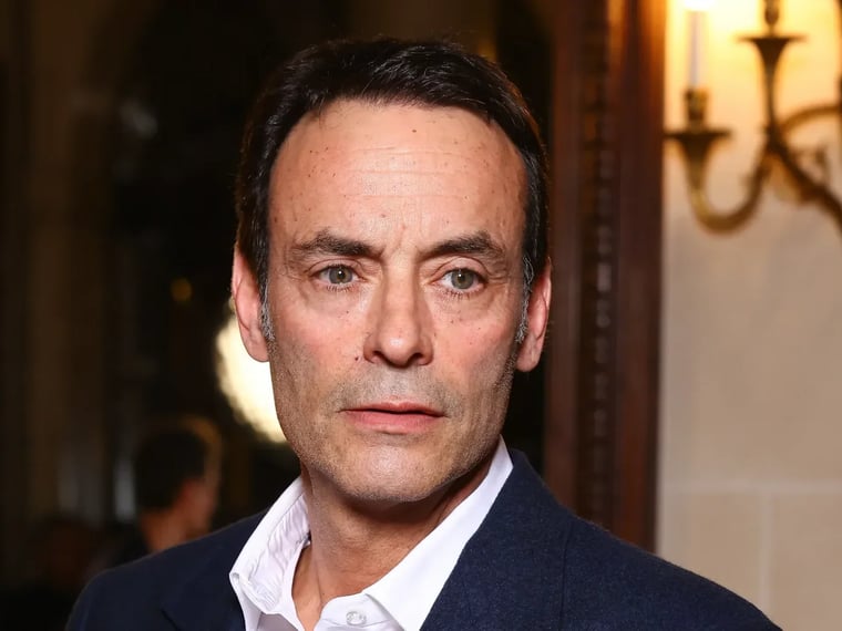 Anthony Delon Fortune: Das Erbe und die Karriere eines berühmten Schauspielers