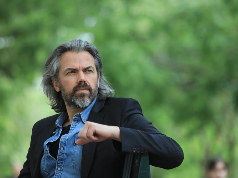 Aymeric Caron fortune: The Financial Evolution of the Militant Journalist