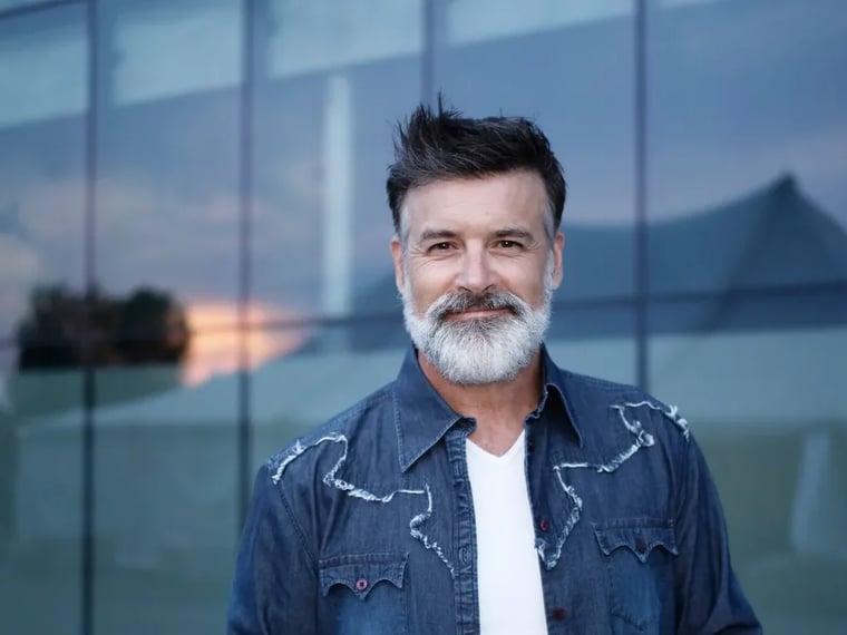 Roch Voisine le Chanteur le Mieux Payé du Monde en 2026 : Le Canadien Bat tous les Records