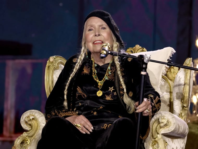 Joni Mitchell Fortune : La Fortune Estimée de la Légendaire Chanteuse-Compositrice en 2025