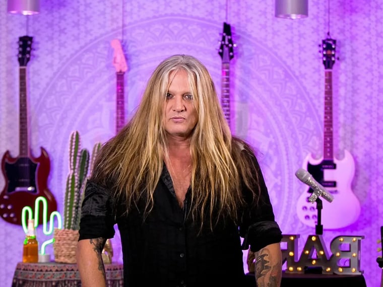 Sebastian Bach Fortune : Het Vermogen van de Beroemde Rocker in 2025