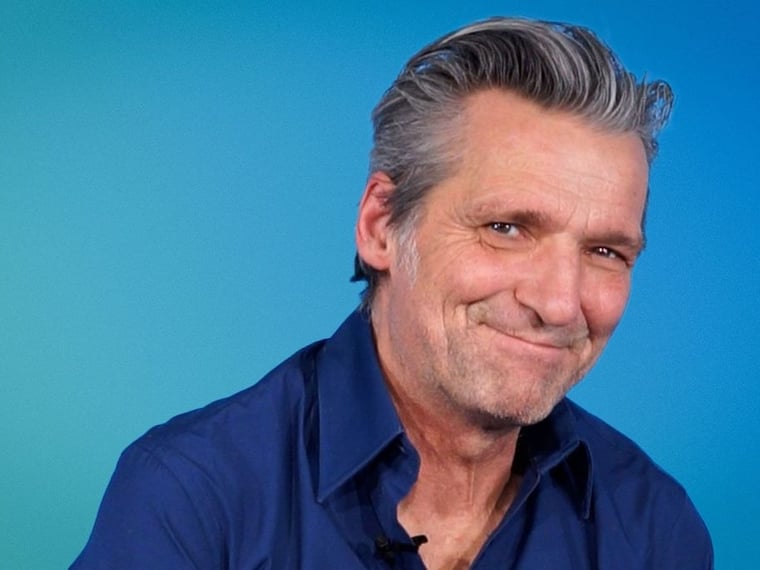 Caméra Café on Stage: Yvan Le Bolloc'h's Net Worth, Income and Private Life in 2025