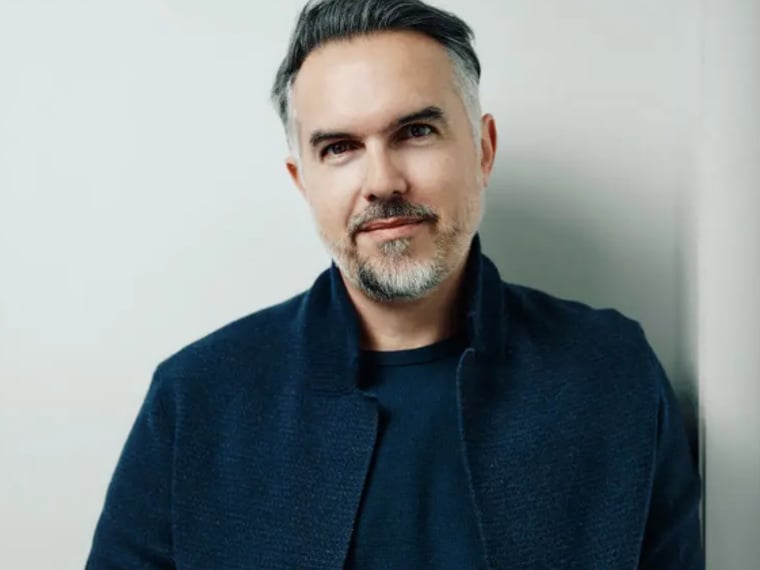 Maxime Chattam est-il millionnaire ? Revenus, droits d’auteur et ventes de ses best-sellers