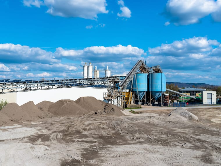 The Van den Braembussche Family: 35 million euros of solidity in bricks