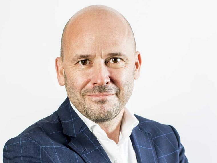 Louis Ide: Von der Medizin zur Politik, ein Vermögen von 8 Millionen Euro im Dienste Belgiens