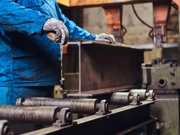 La Famille Holvoet: De la Transformation de l’Acier à une Fortune de 66 Millions d’Euros