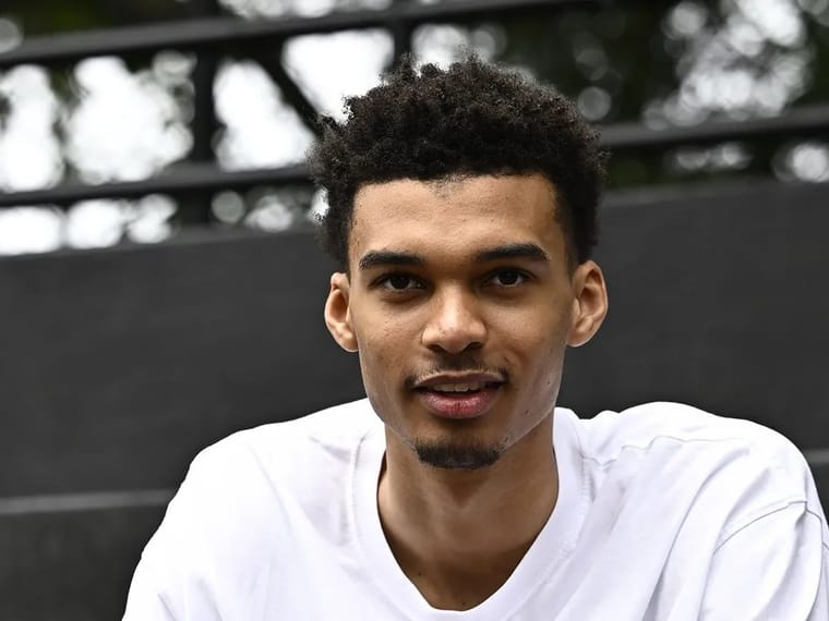 Victor Wembanyama's salary: Income analysis of the French basketball player in 2025