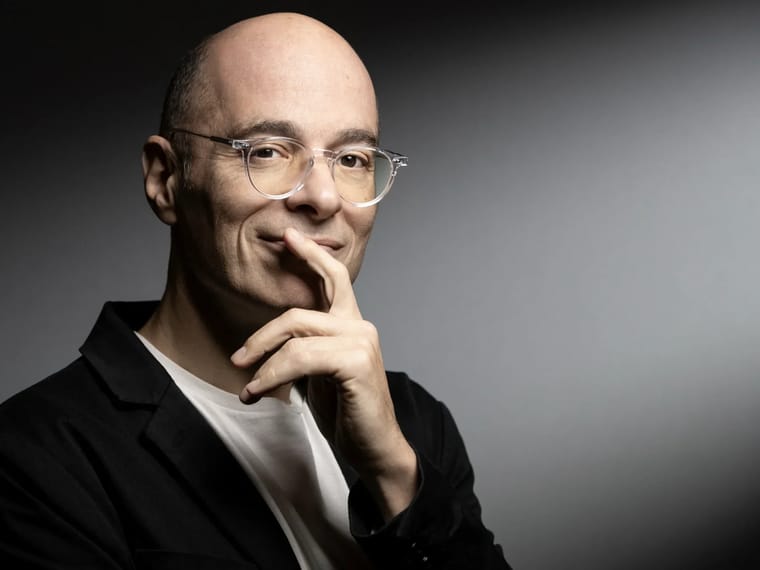 De 10 rijkste auteurs in Frankrijk: vermogensrangschikking 2025