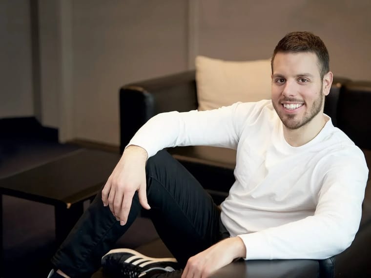 Fortune Sam Breton: The Remarkable Journey of the Quebec Humorist at the Peak of his Career