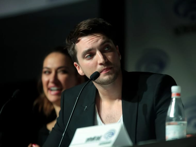 Richard Harmon Vermögen : Das aktuelle Vermögen des Schauspielers in 2025